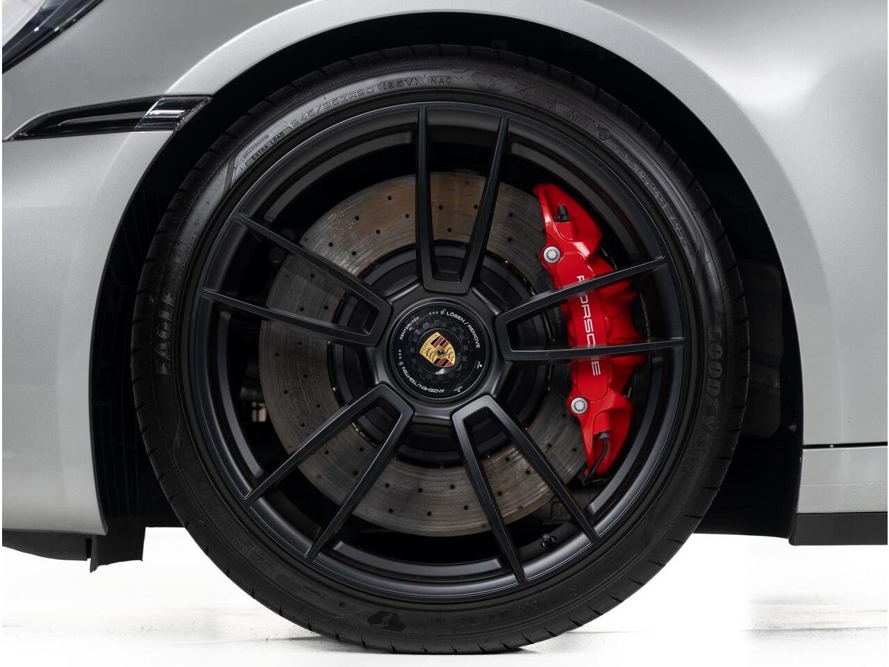 Porsche 911 Carrera 4 GTS Cabriolet