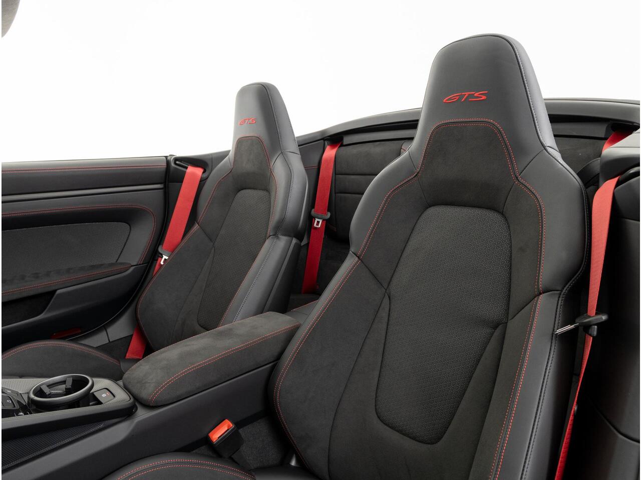 Porsche 911 Carrera 4 GTS Cabriolet