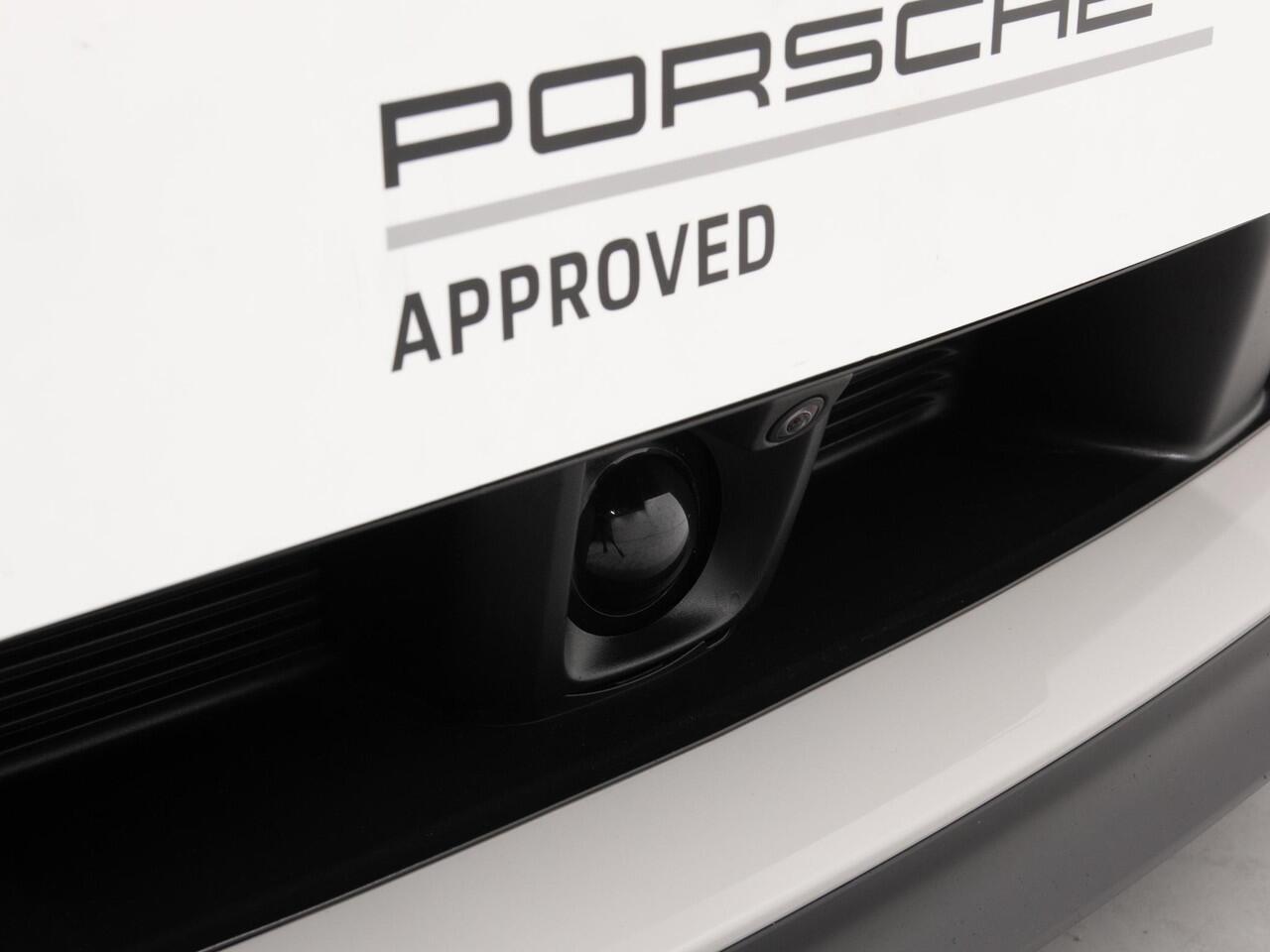 Porsche 911 Carrera GTS Cabriolet