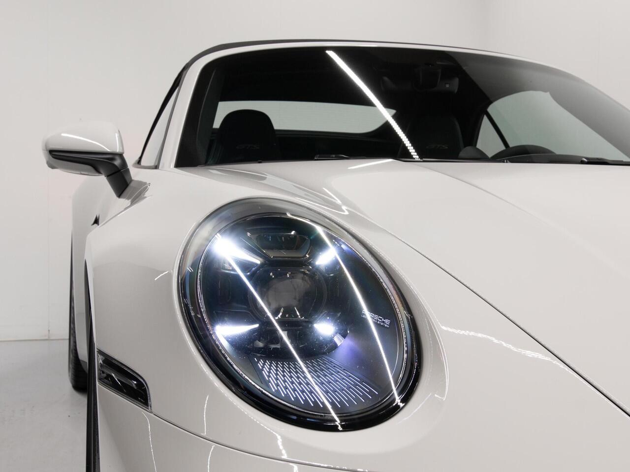 Porsche 911 Carrera GTS Cabriolet