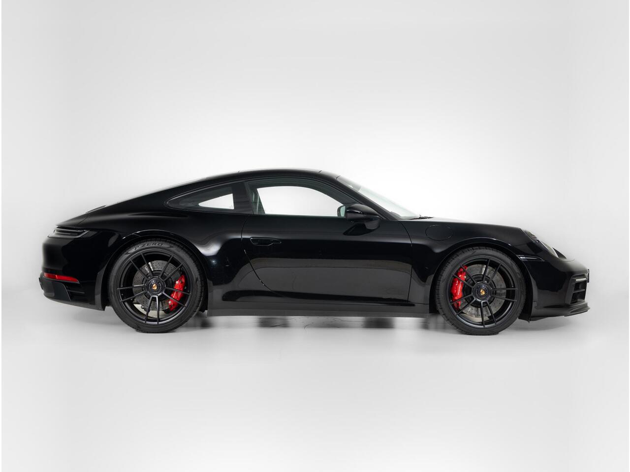 Porsche 911 Carrera 4 GTS