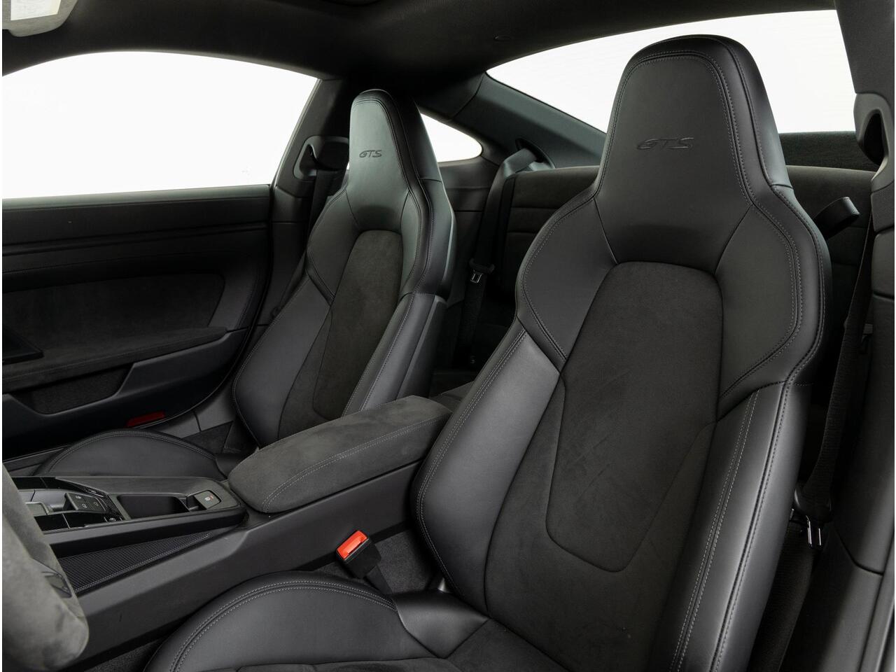 Porsche 911 Carrera 4 GTS