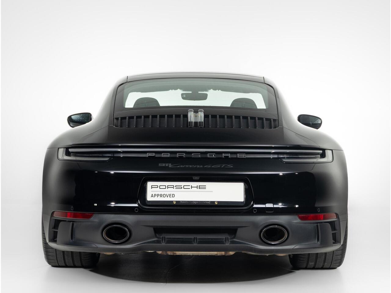 Porsche 911 Carrera 4 GTS