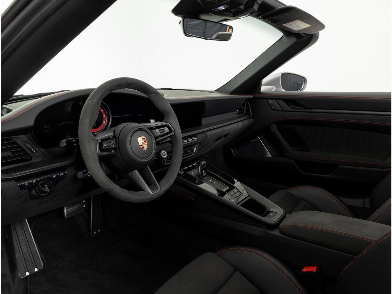 Porsche 911 Carrera 4 GTS Cabriolet