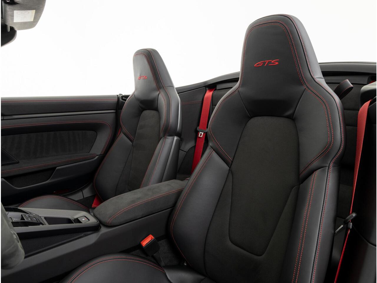 Porsche 911 Carrera 4 GTS Cabriolet