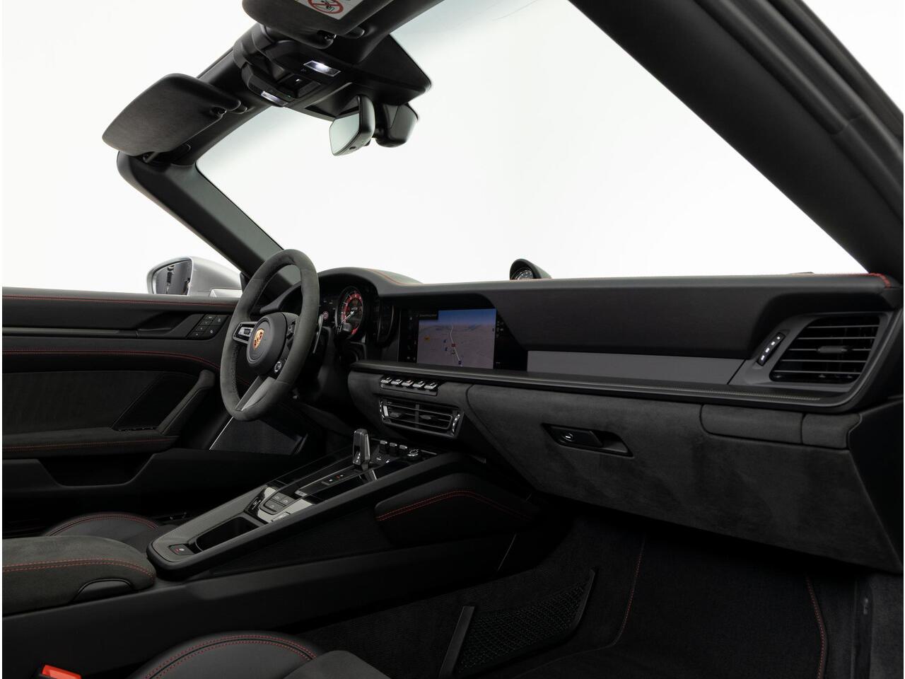 Porsche 911 Carrera 4 GTS Cabriolet