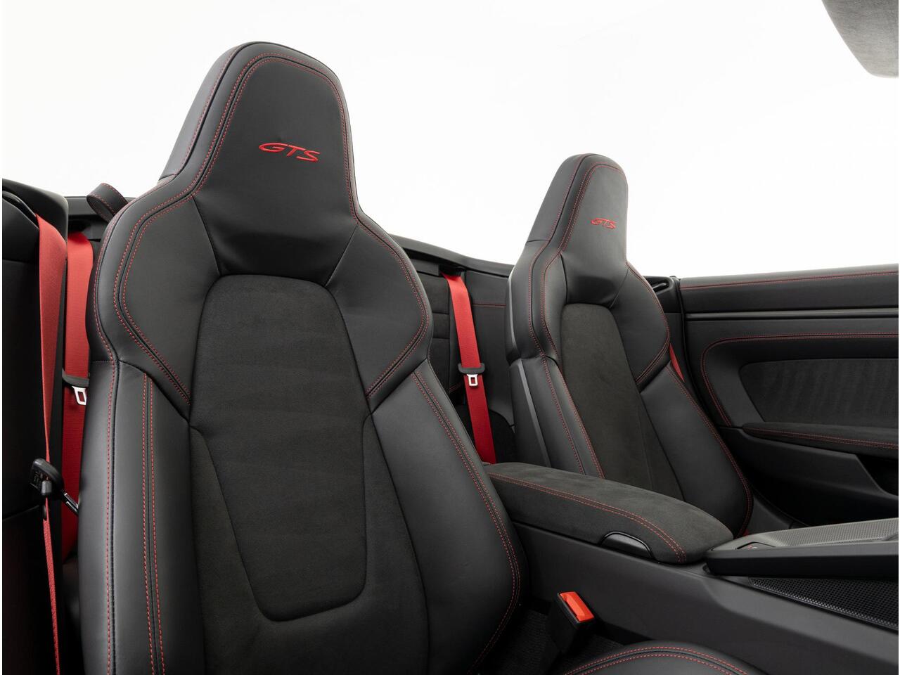 Porsche 911 Carrera 4 GTS Cabriolet