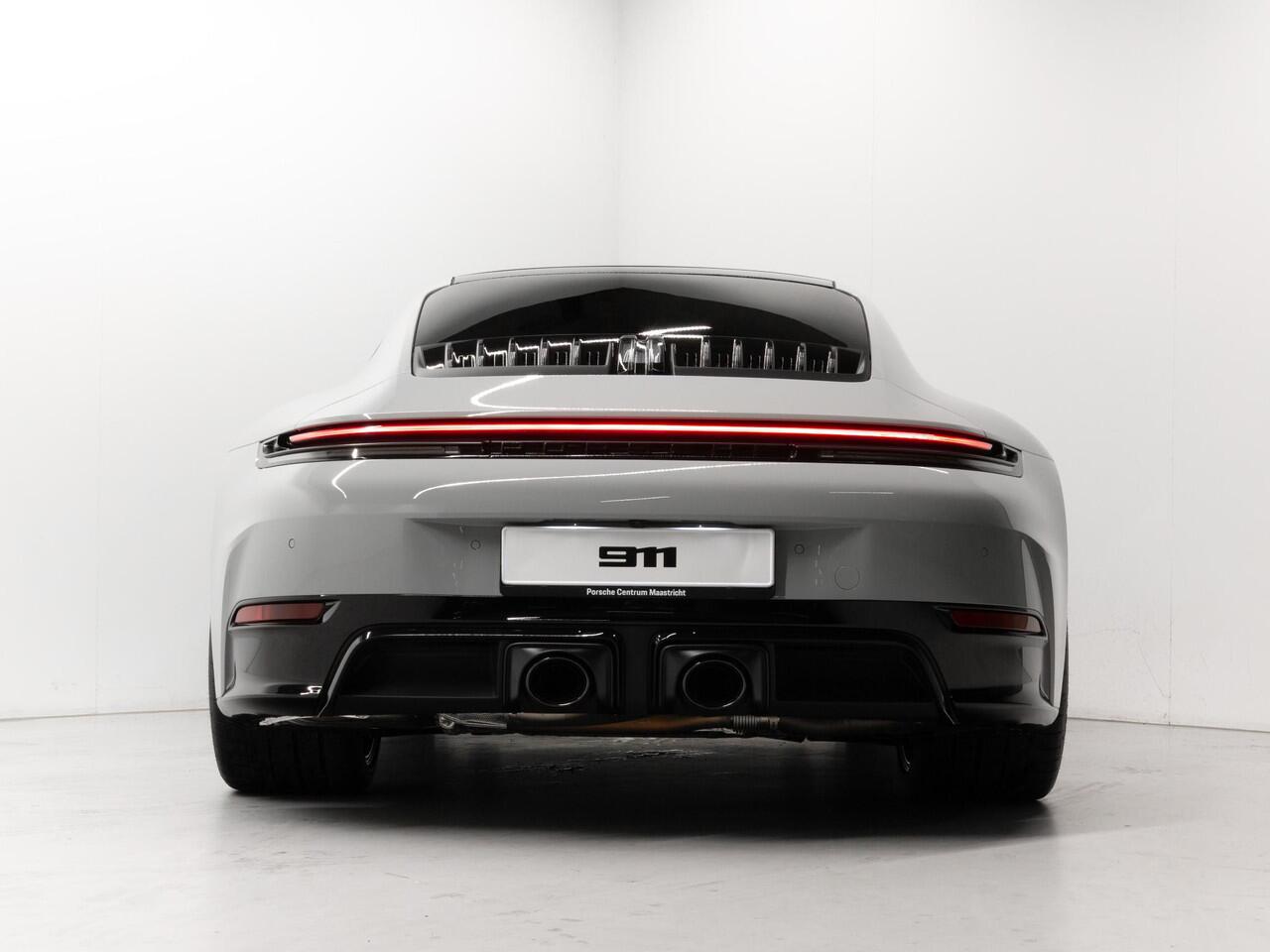 Porsche 911 Carrera GTS