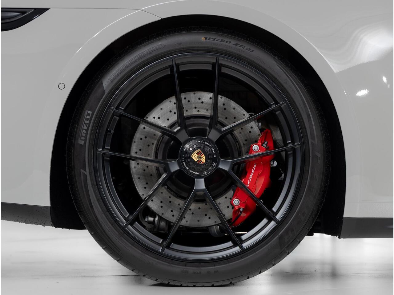 Porsche 911 Carrera 4 GTS