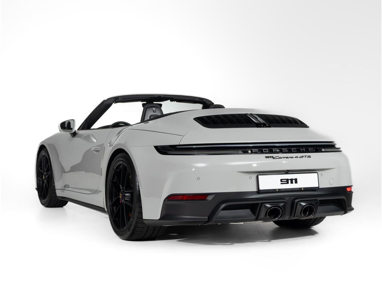 Porsche 911 Carrera 4 GTS