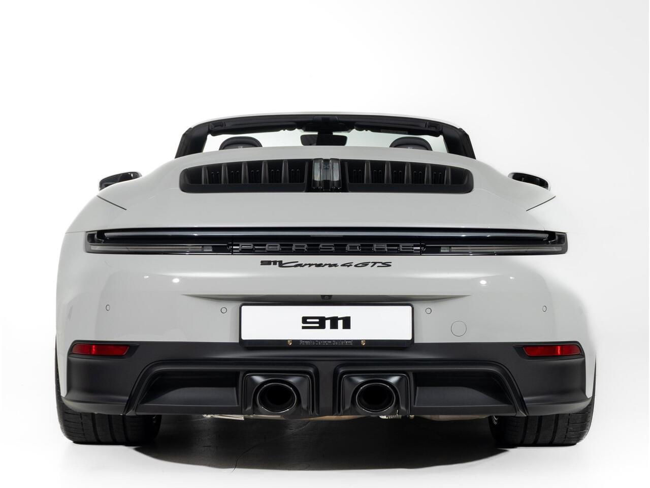 Porsche 911 Carrera 4 GTS