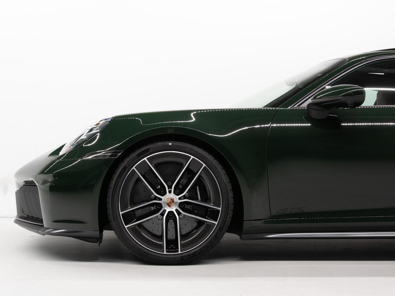 Porsche 911 Carrera 4 GTS - Paint to Sample