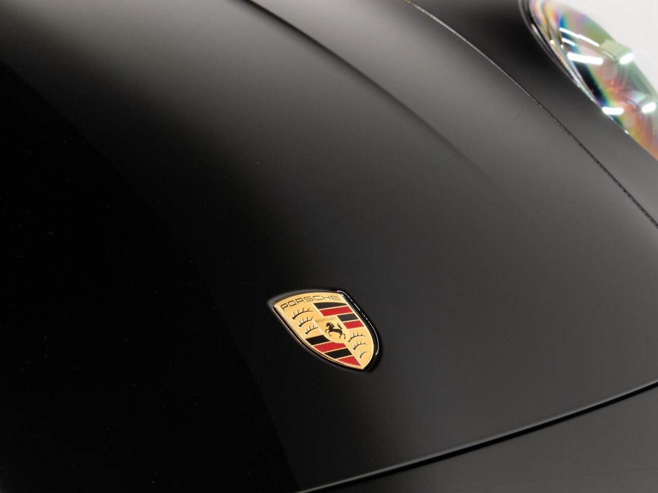 Porsche 911 Carrera 4 GTS