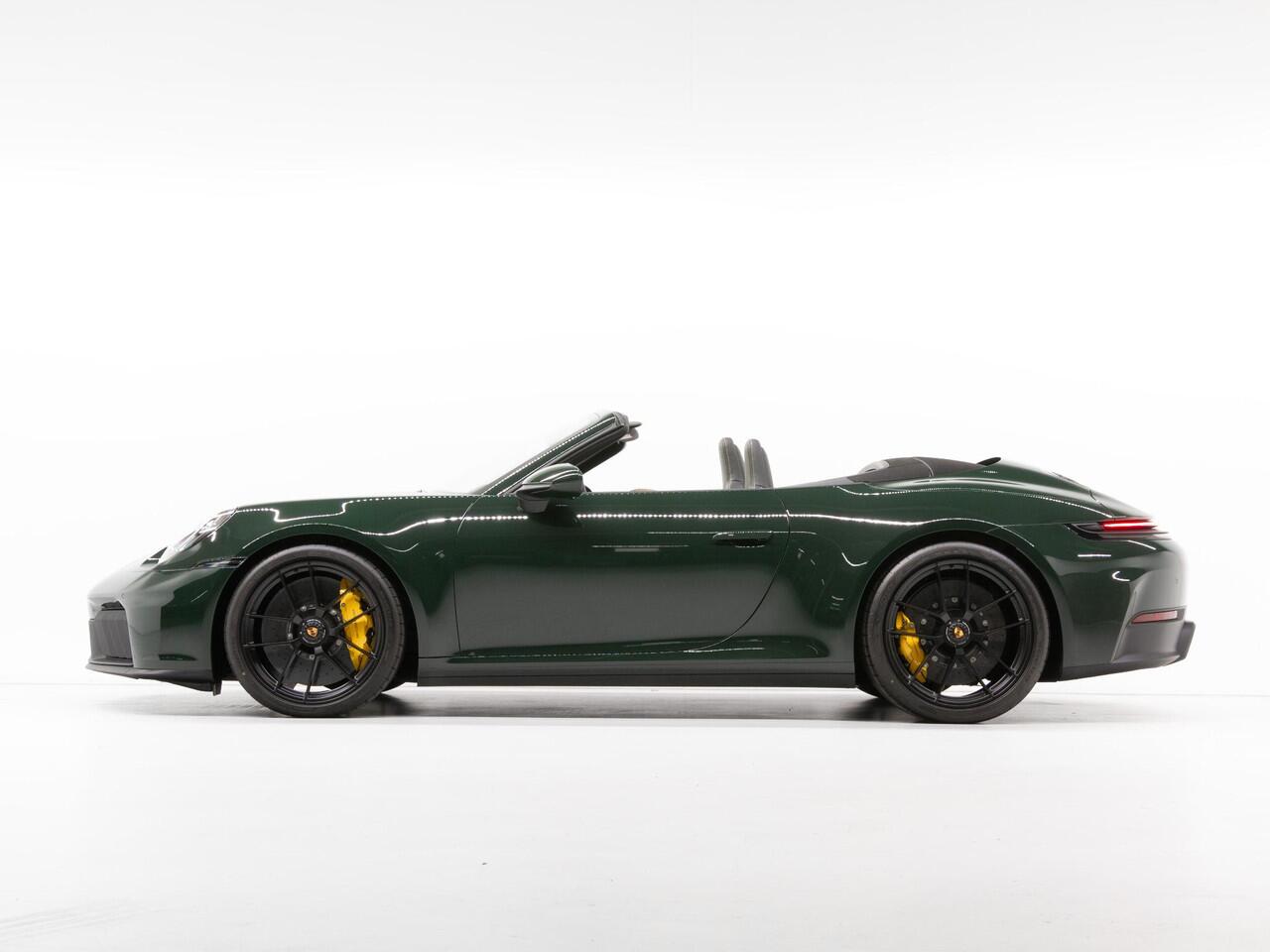 Porsche 911 Carrera GTS Cabriolet - Paint to Sample