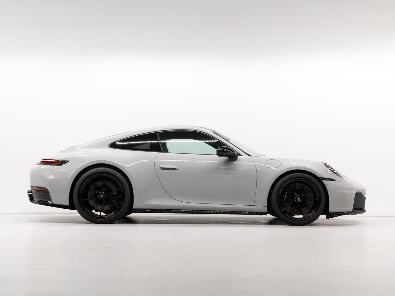 Porsche 911 Carrera GTS - Paint to Sample