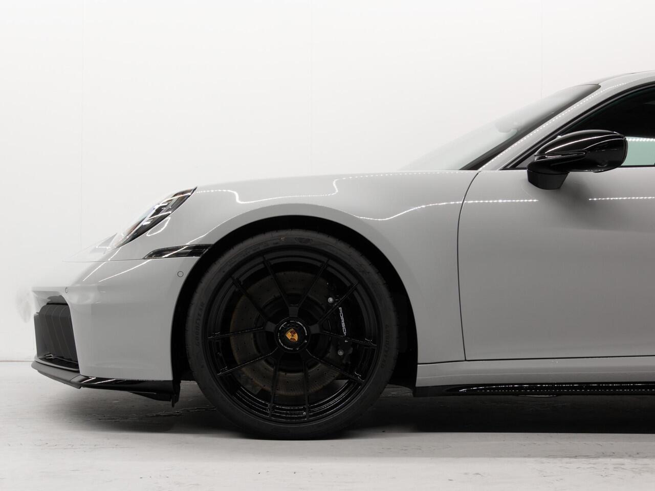 Porsche 911 Carrera GTS - Paint to Sample