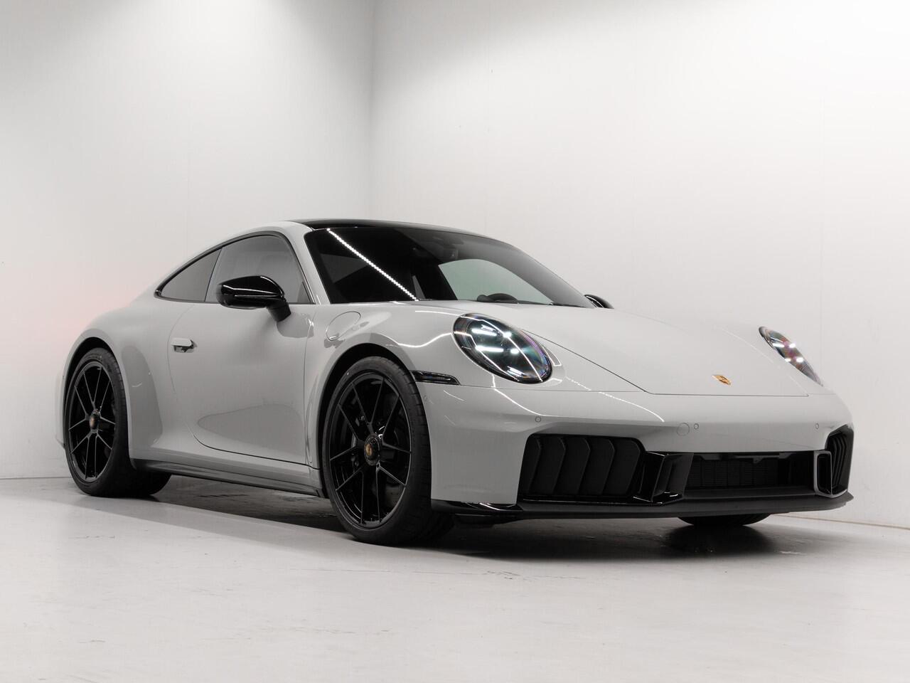 Porsche 911 Carrera GTS - Paint to Sample