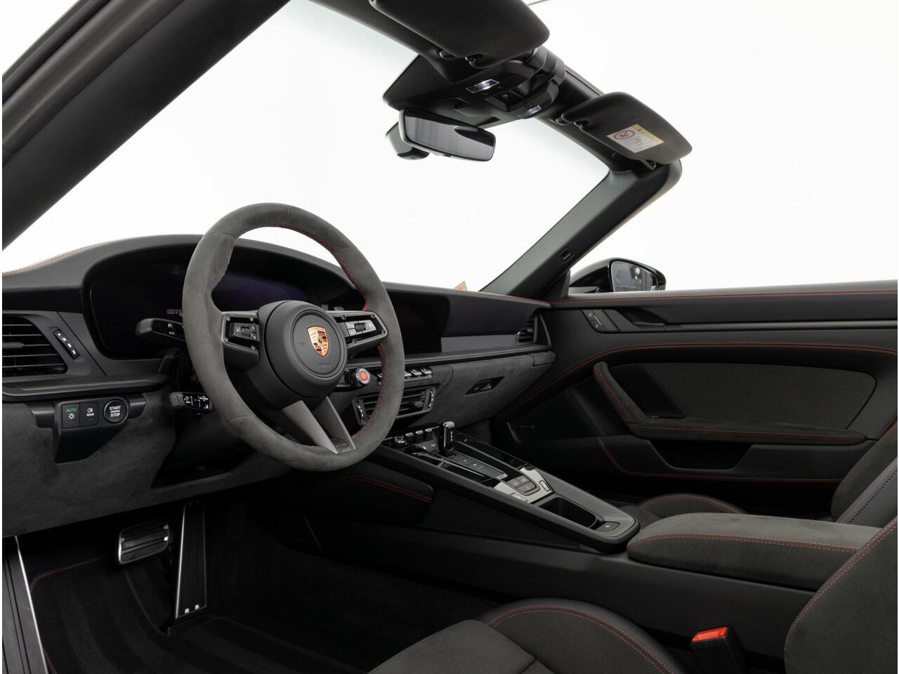 Porsche 911 Carrera 4 GTS Cabriolet