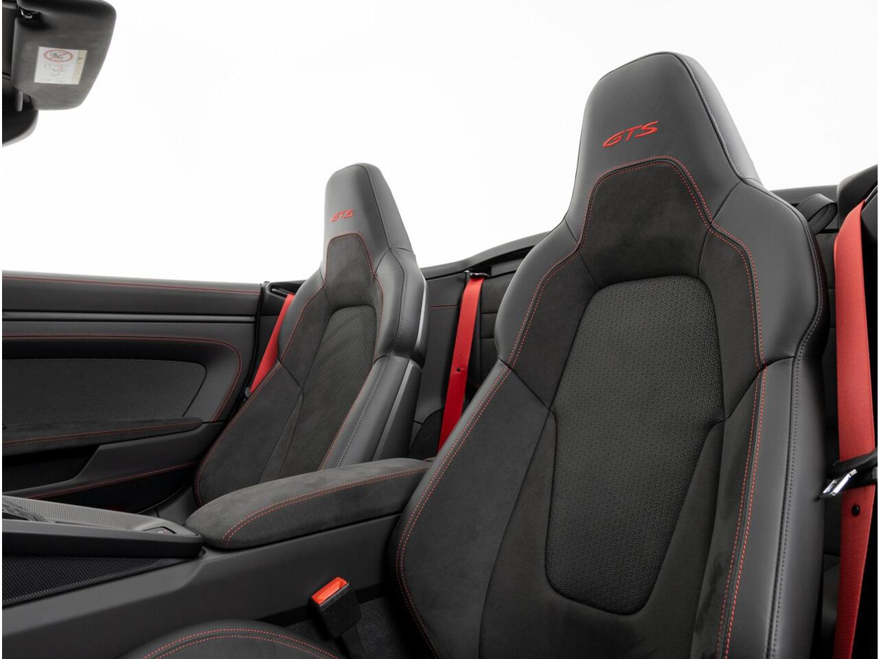 Porsche 911 Carrera 4 GTS Cabriolet