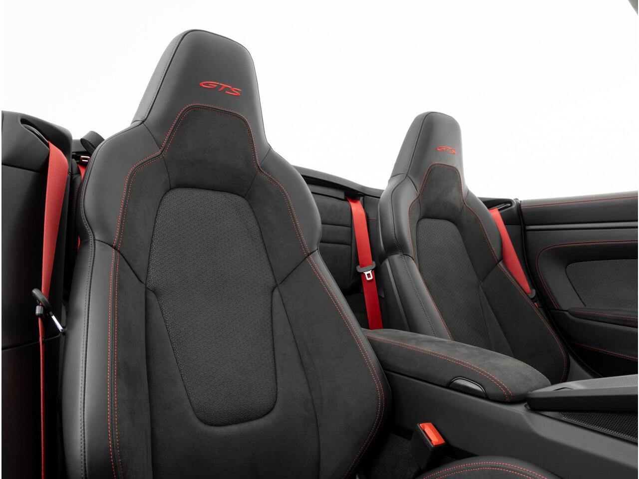 Porsche 911 Carrera 4 GTS Cabriolet