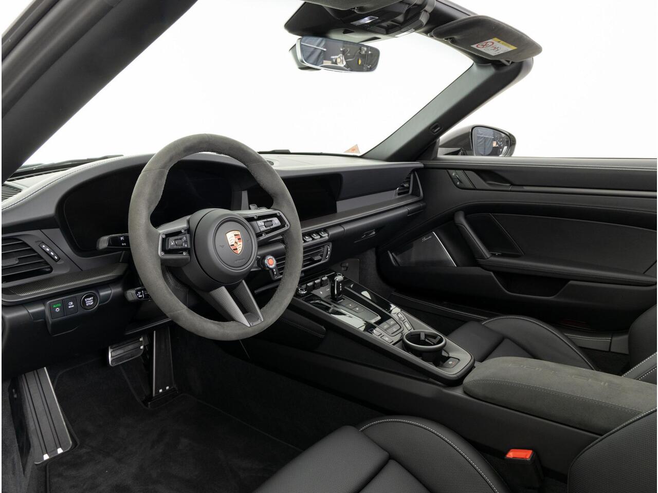 Porsche 911 Carrera GTS Cabriolet