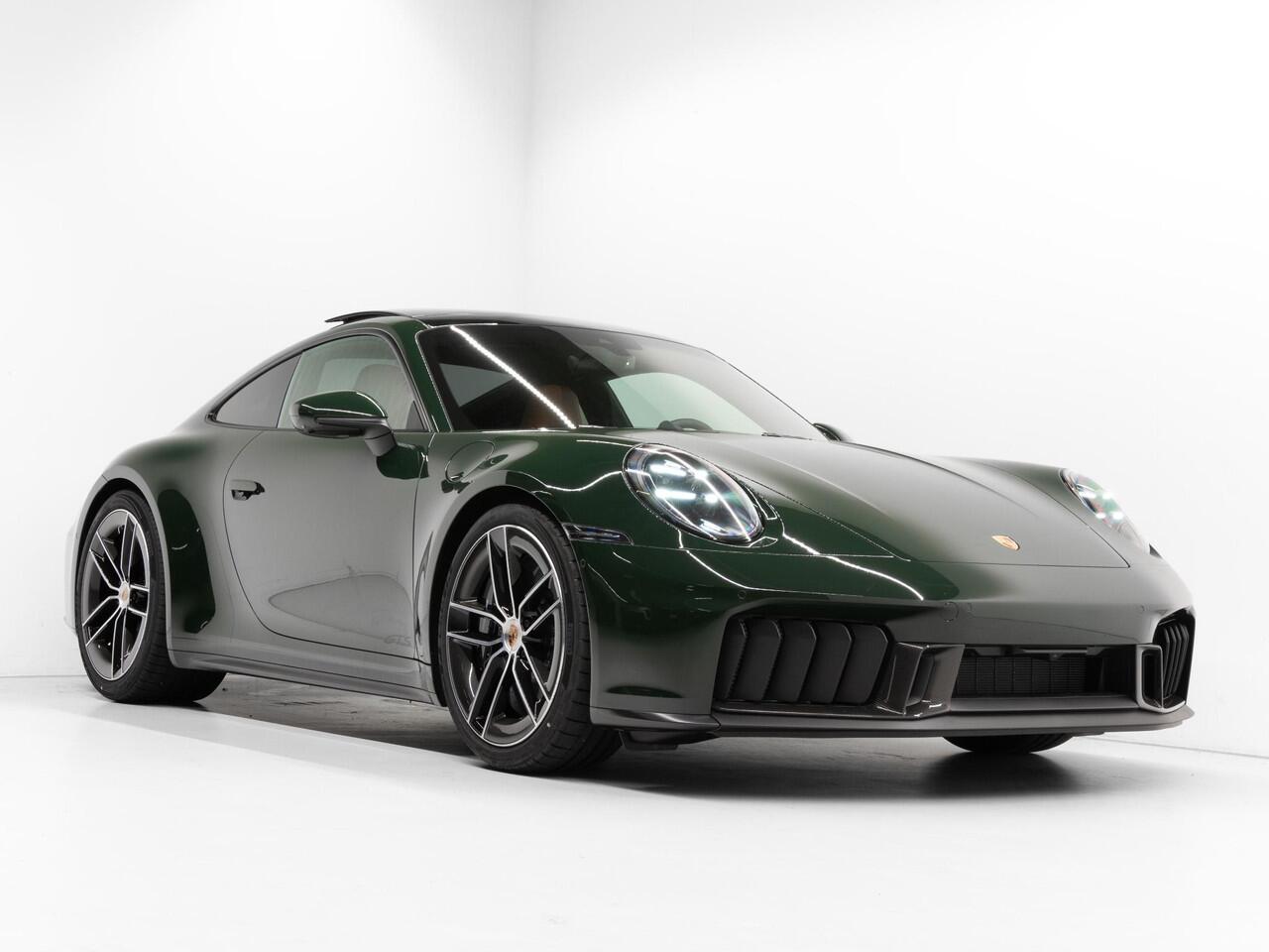 Porsche 911 Carrera 4 GTS - Paint to Sample