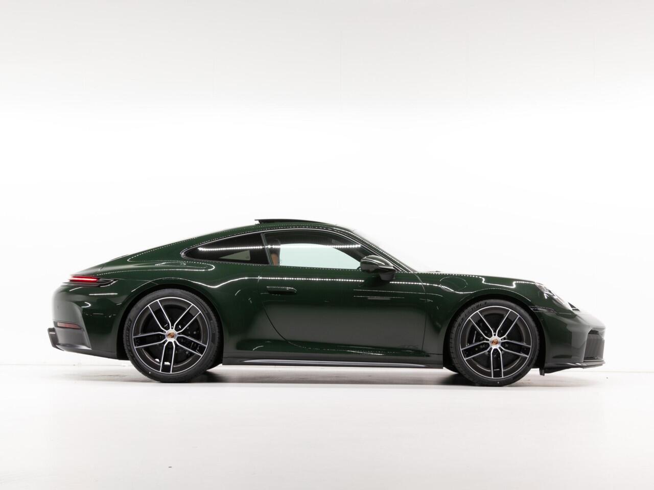 Porsche 911 Carrera 4 GTS - Paint to Sample