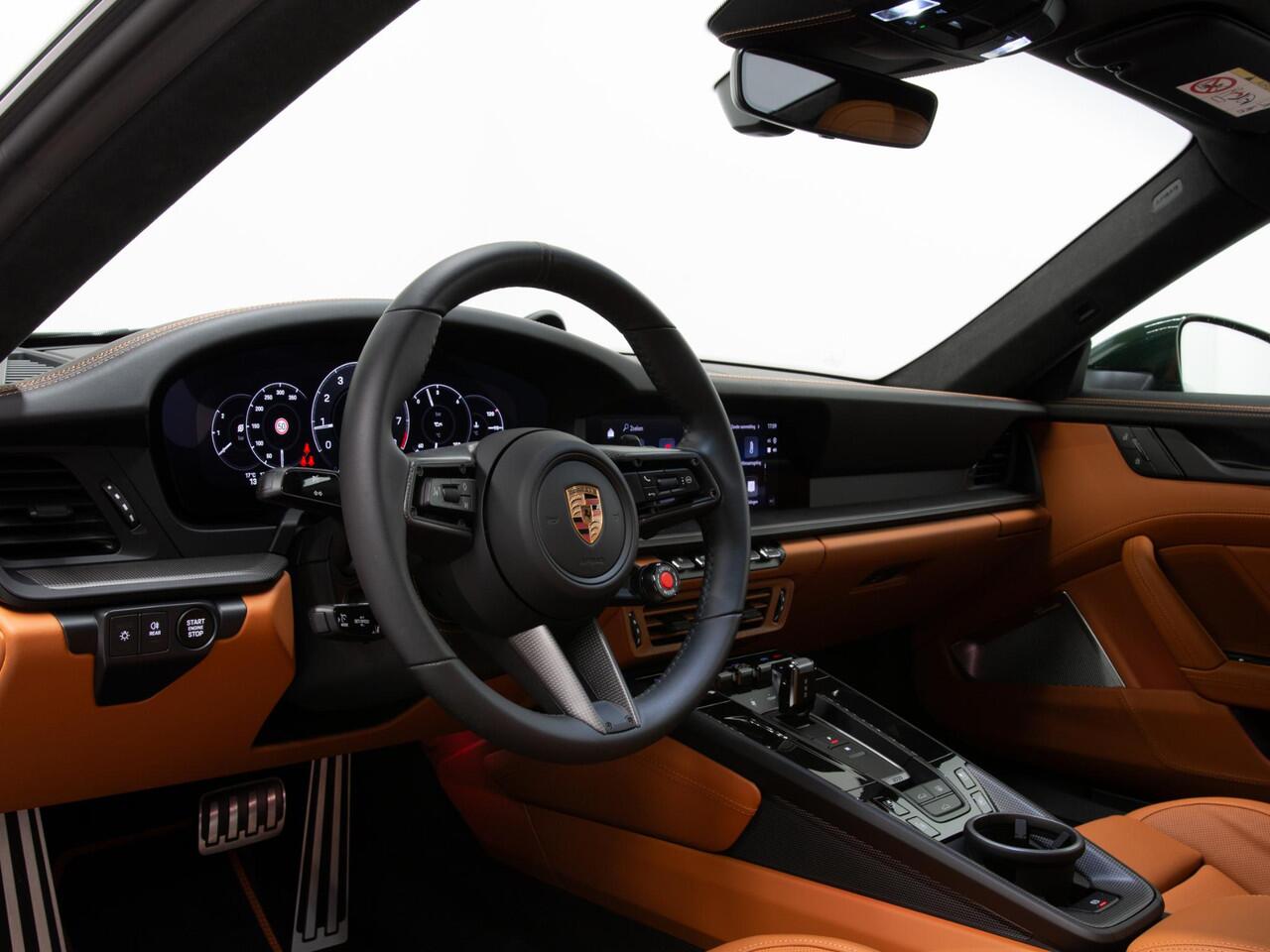 Porsche 911 Carrera 4 GTS - Paint to Sample