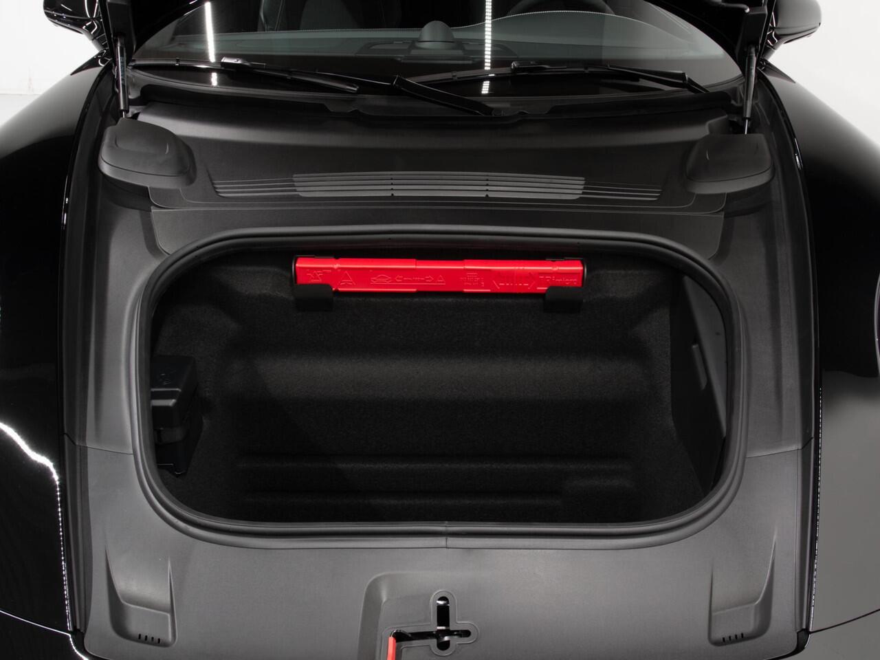 Porsche 911 Carrera 4 GTS