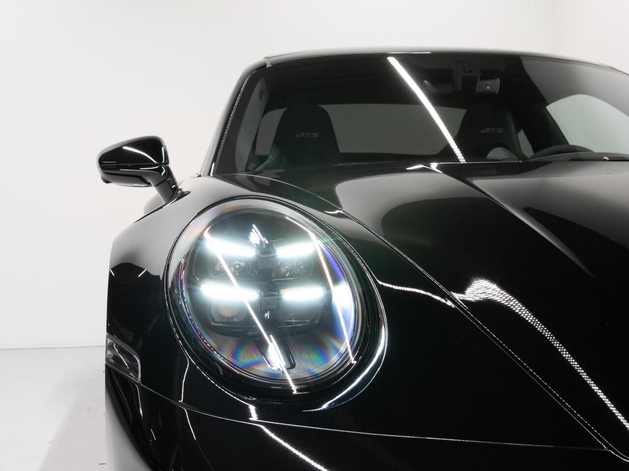 Porsche 911 Carrera 4 GTS