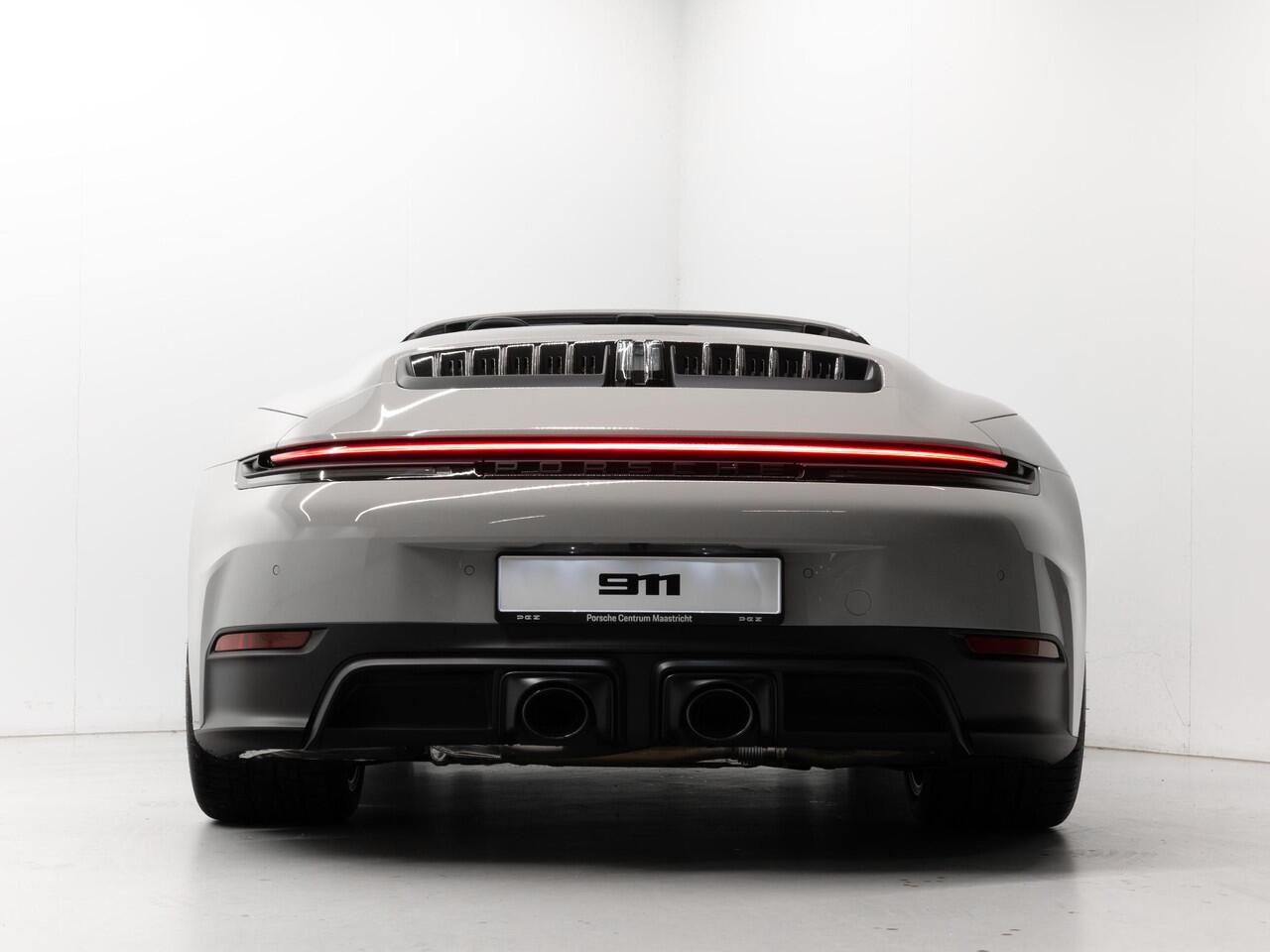 Porsche 911 Carrera GTS Cabriolet