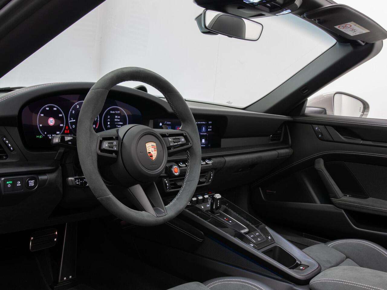 Porsche 911 Carrera GTS Cabriolet