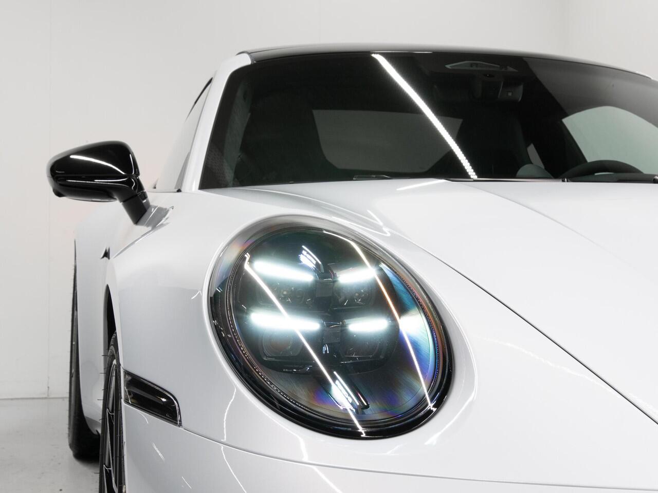 Porsche 911 Carrera GTS