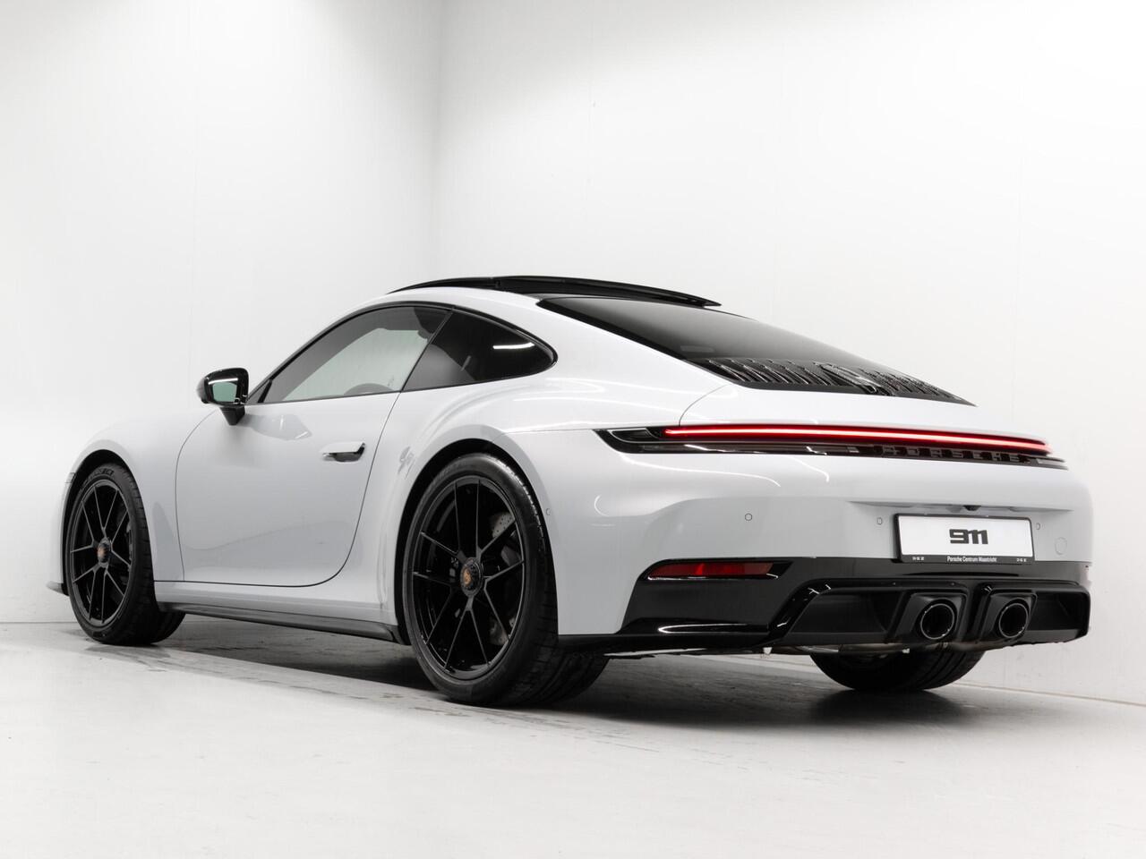 Porsche 911 Carrera GTS