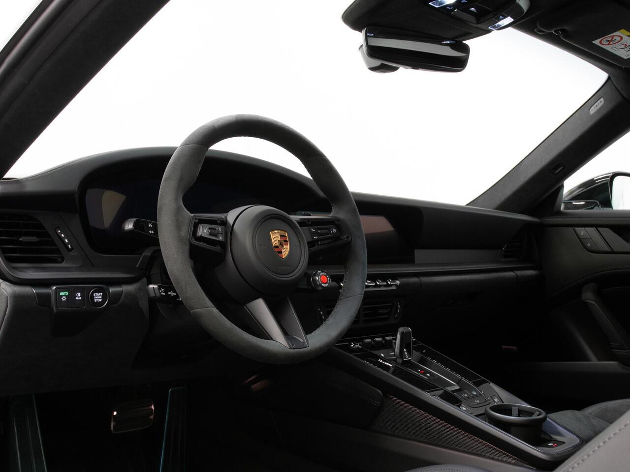 Porsche 911 Carrera GTS