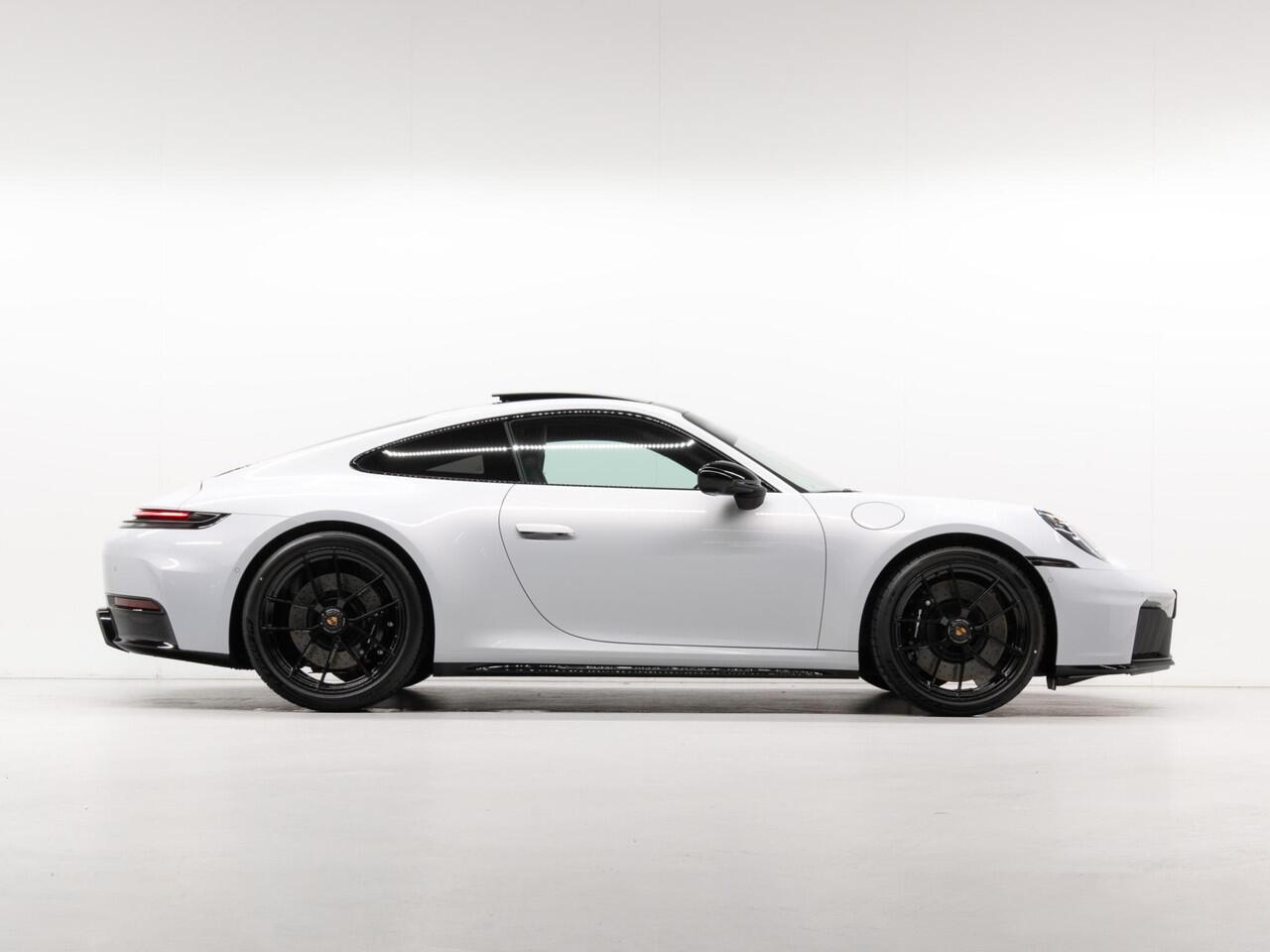 Porsche 911 Carrera GTS