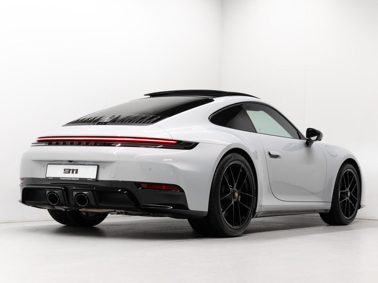 Porsche 911 Carrera GTS