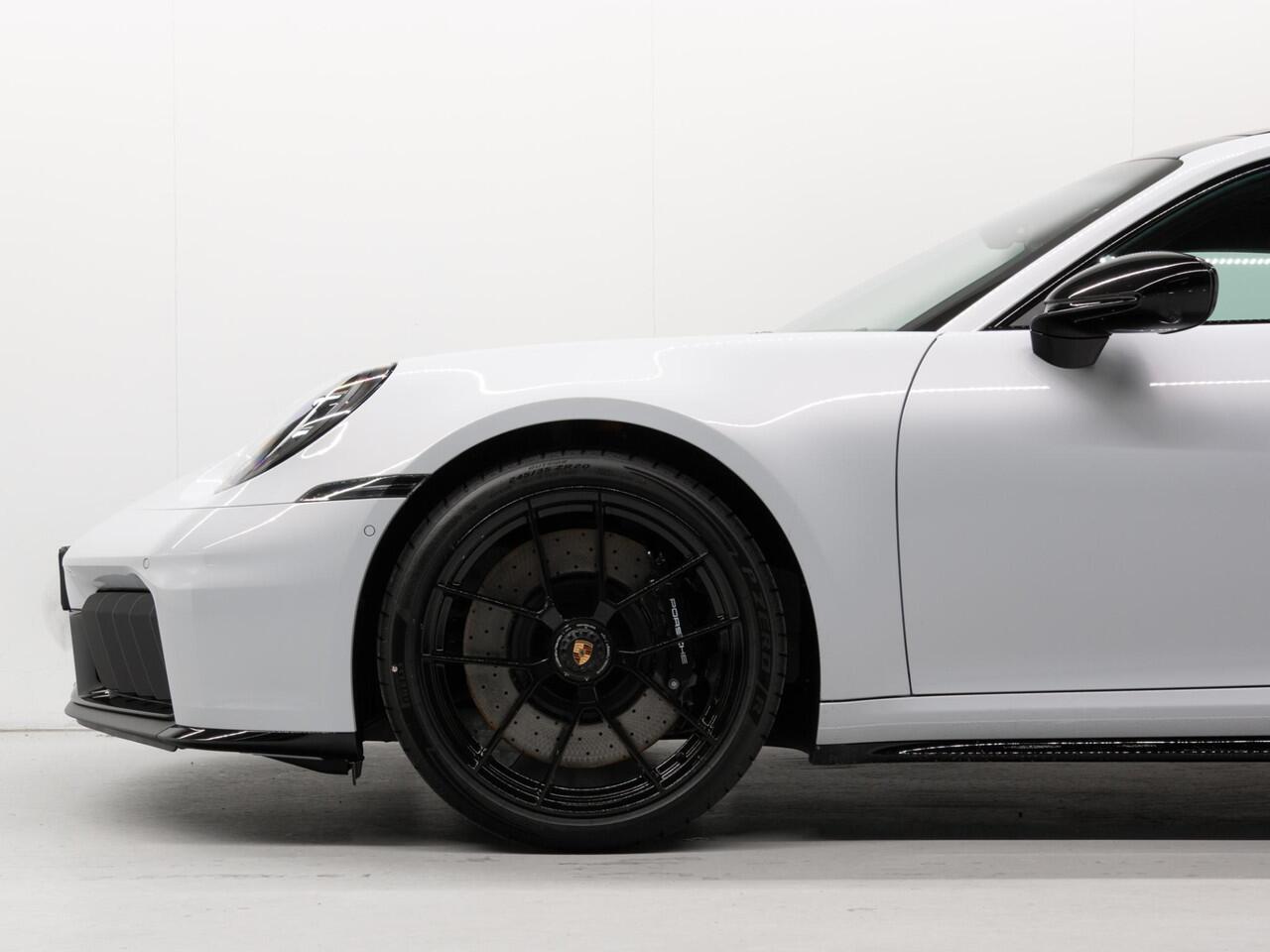 Porsche 911 Carrera GTS