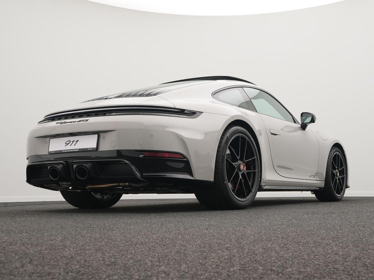 Porsche 911 Carrera GTS