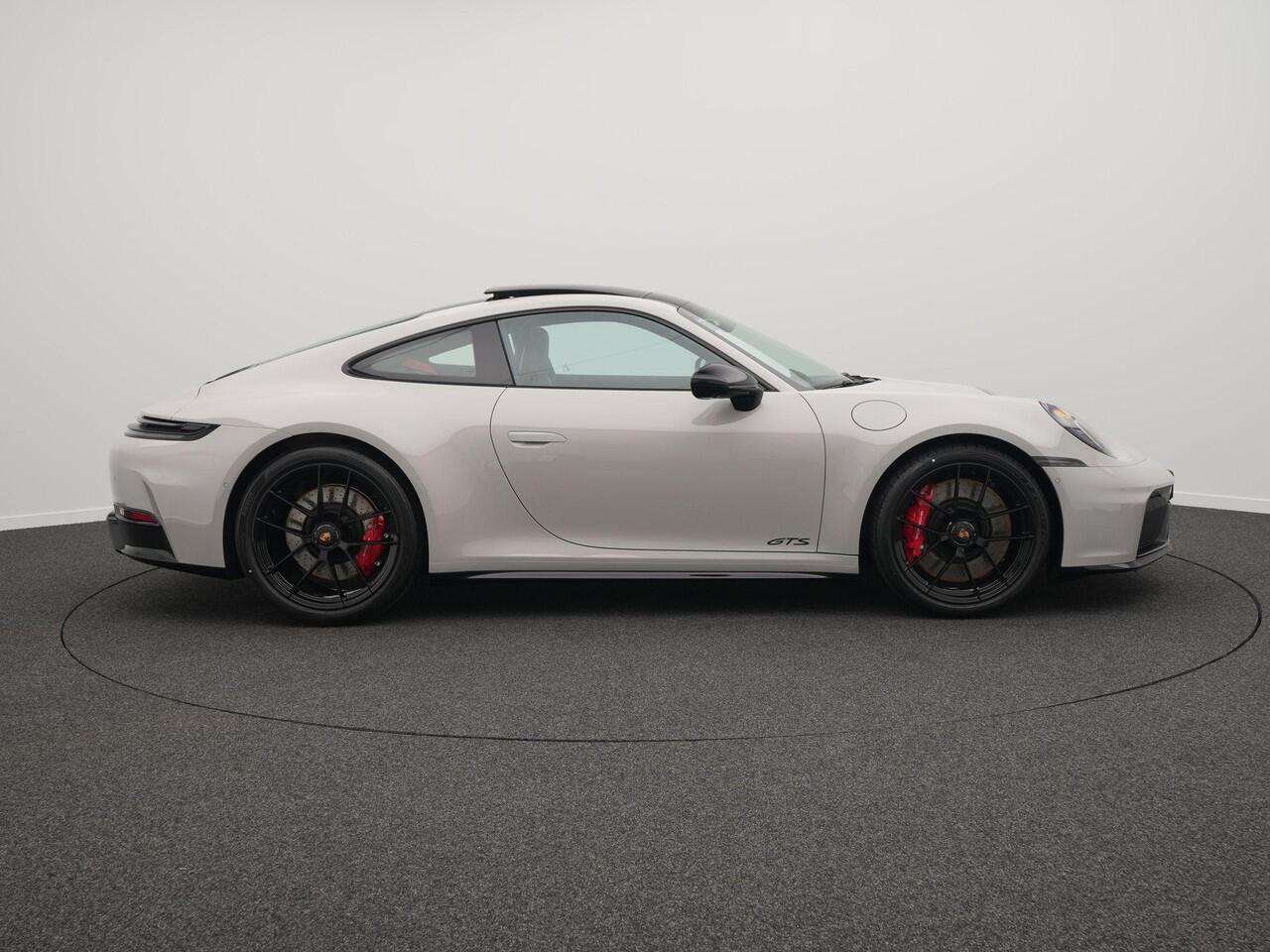 Porsche 911 Carrera GTS