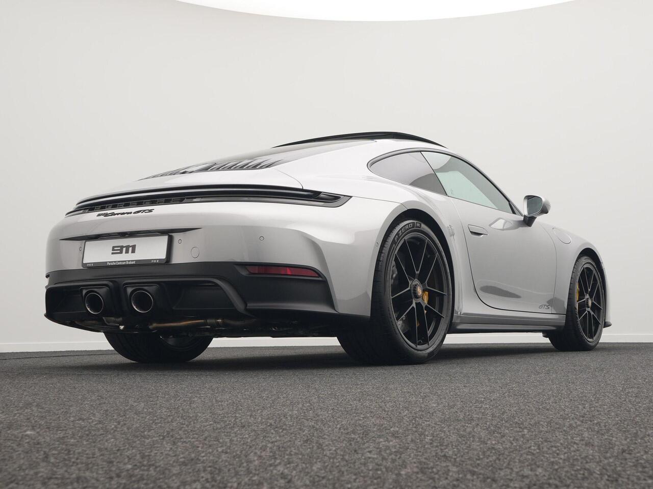 Porsche 911 Carrera GTS