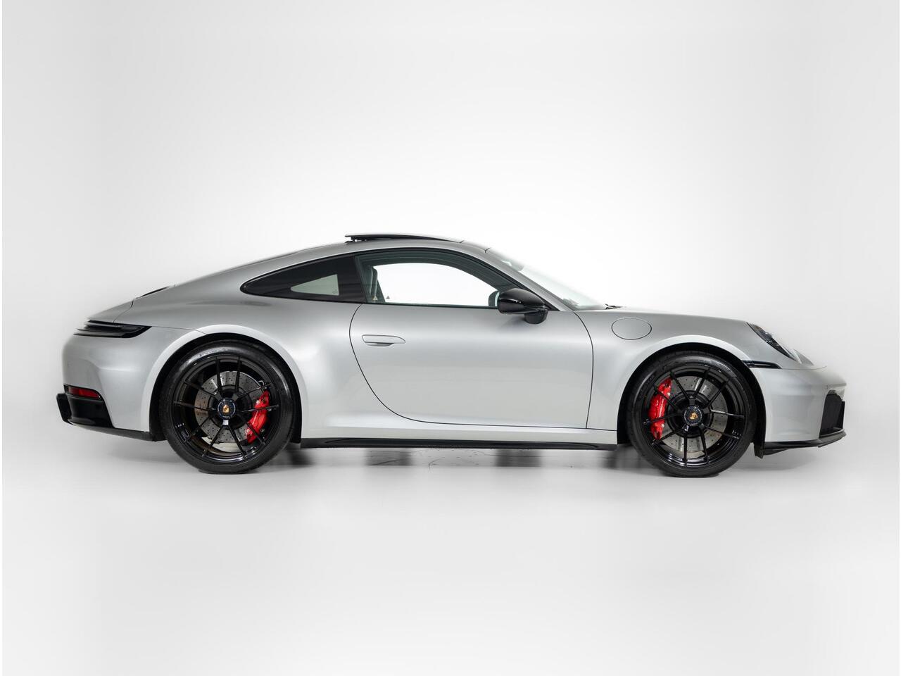 Porsche 911 Carrera 4 GTS