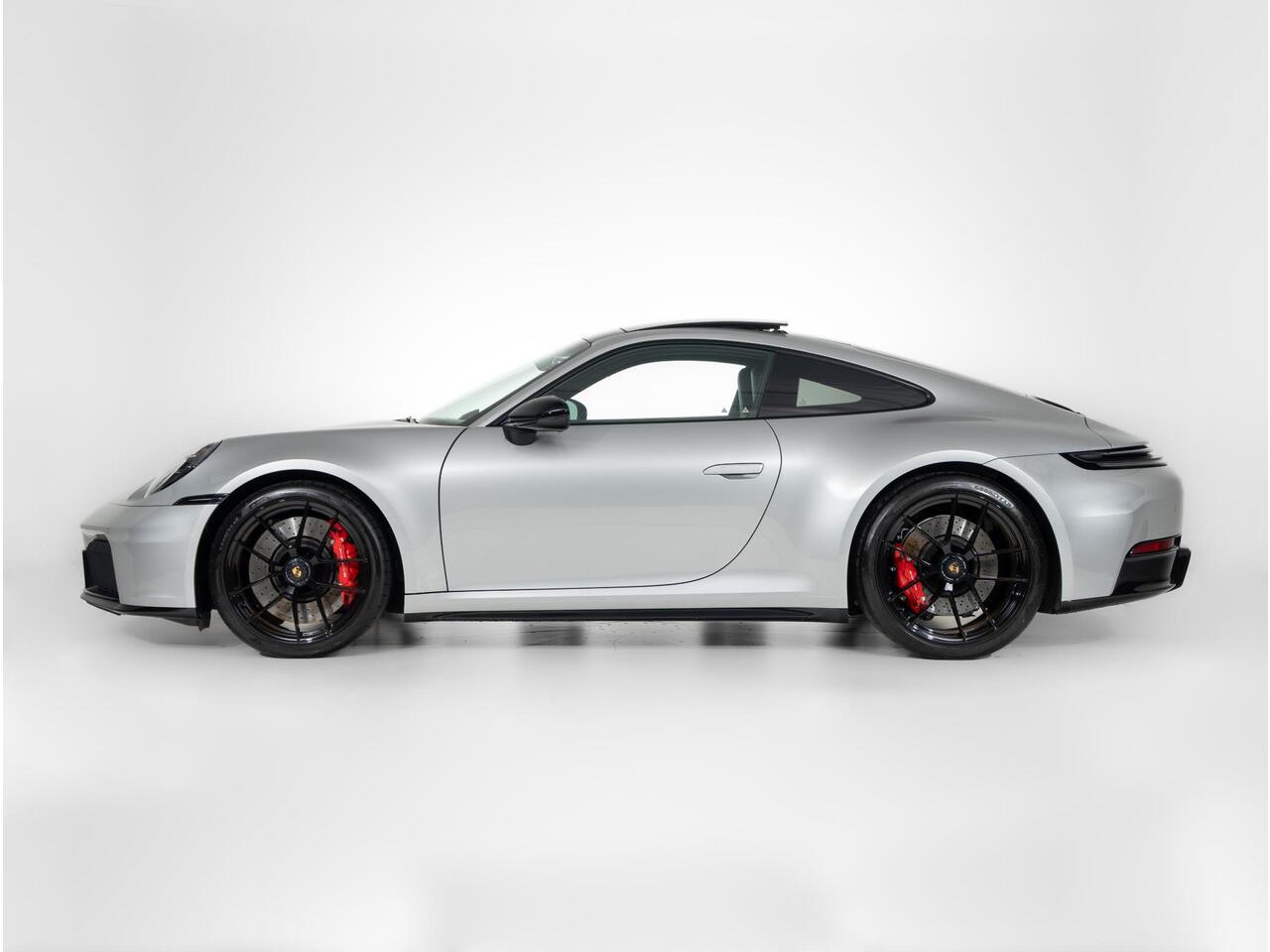 Porsche 911 Carrera 4 GTS