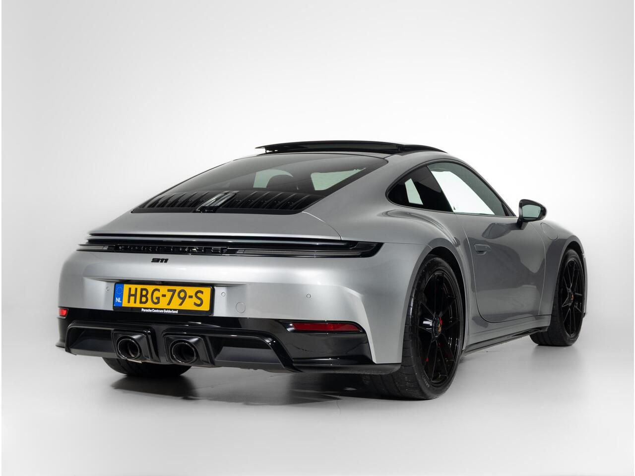 Porsche 911 Carrera 4 GTS