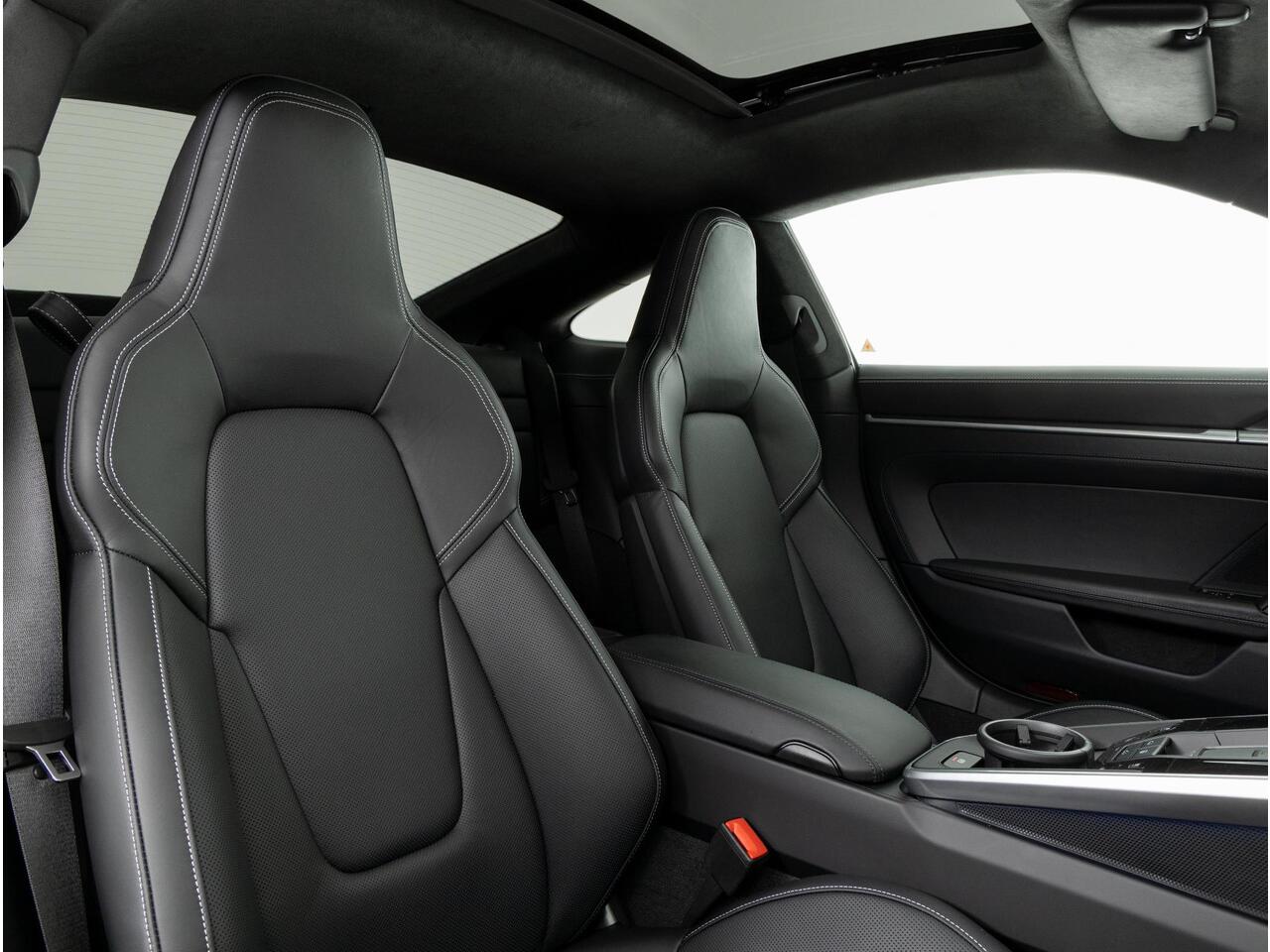 Porsche 911 Carrera 4 GTS