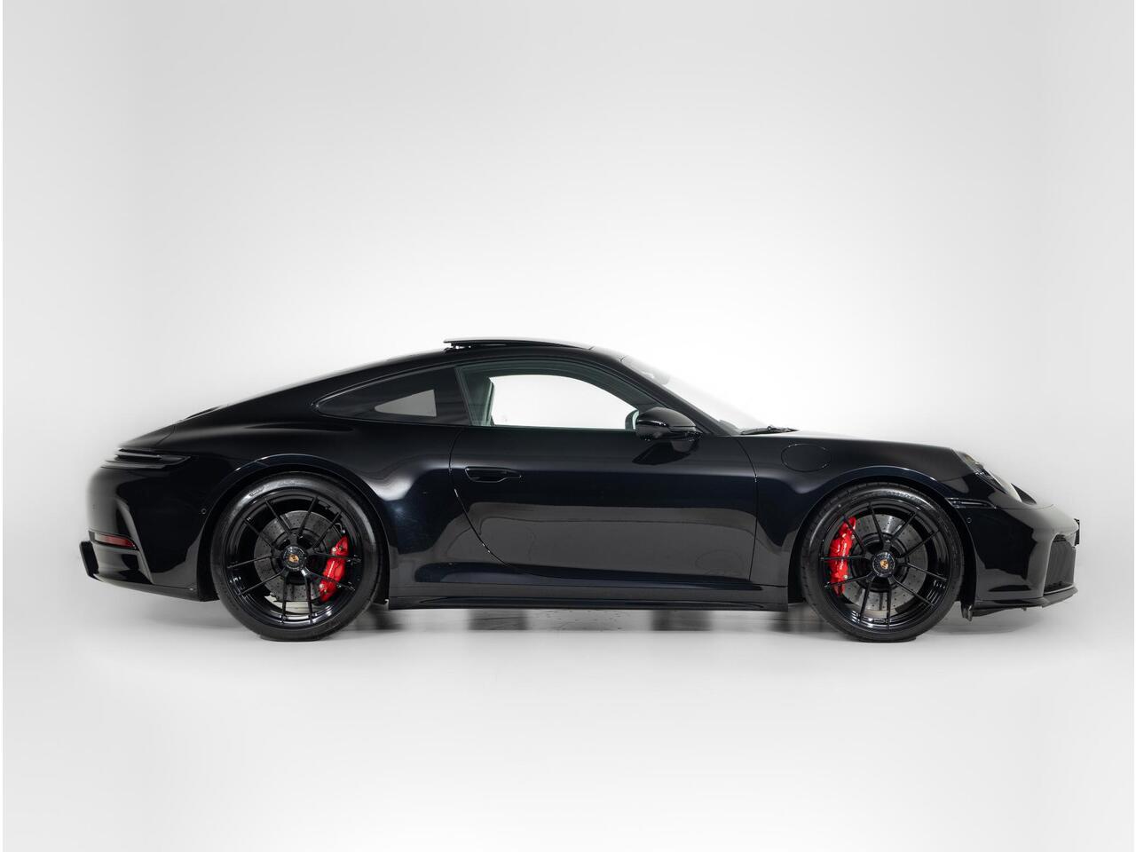 Porsche 911 Carrera 4 GTS