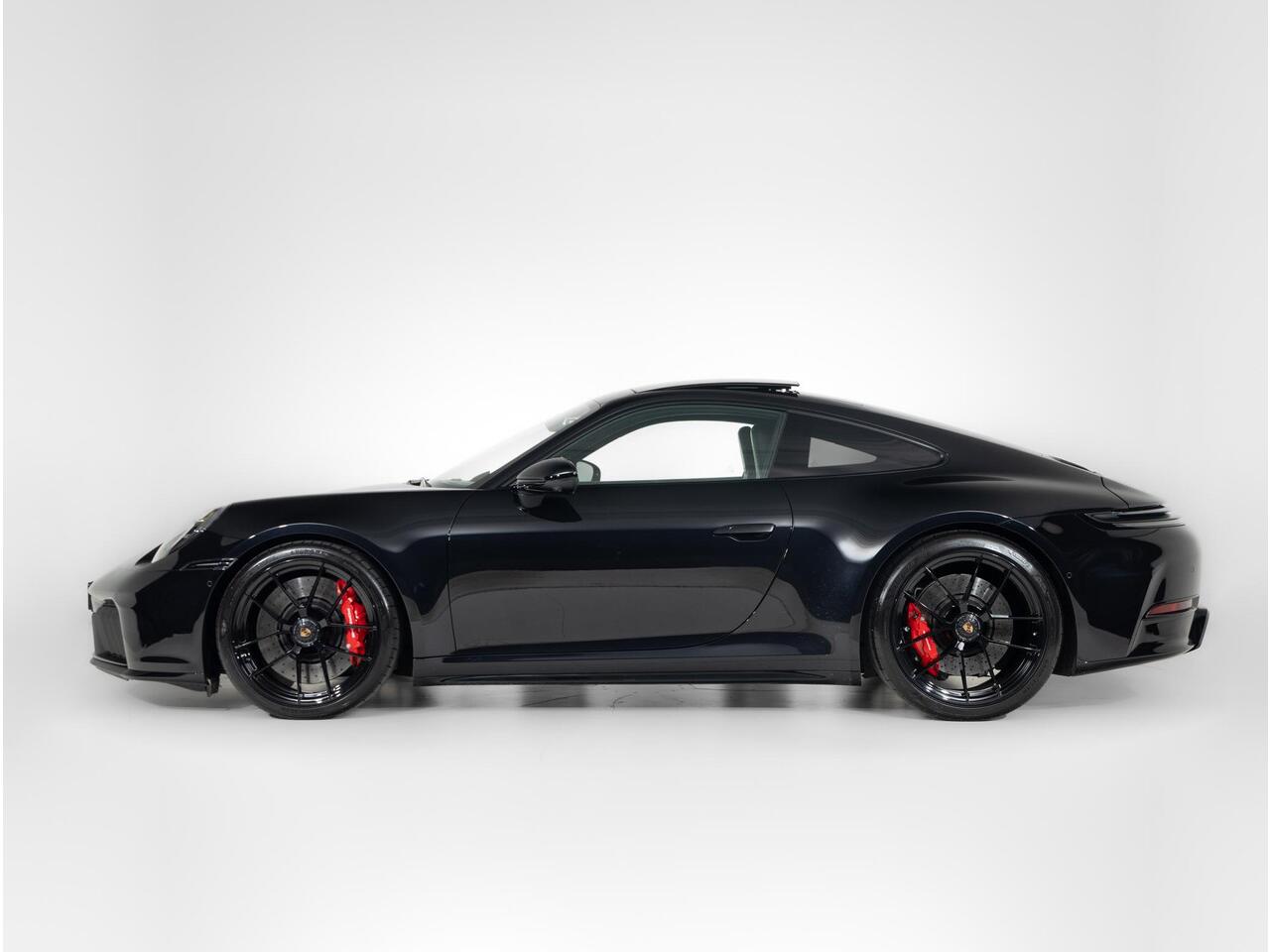 Porsche 911 Carrera 4 GTS