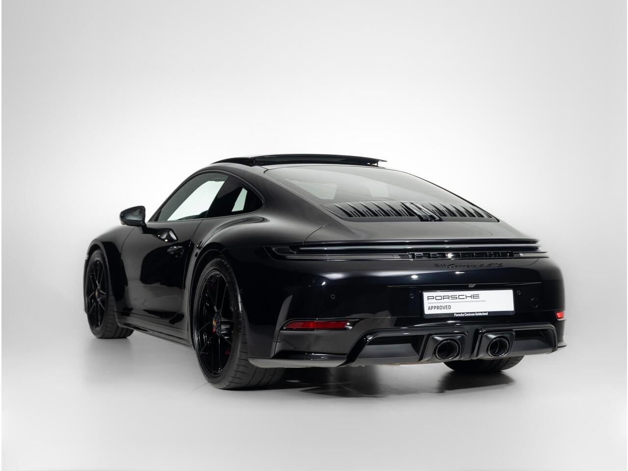 Porsche 911 Carrera 4 GTS