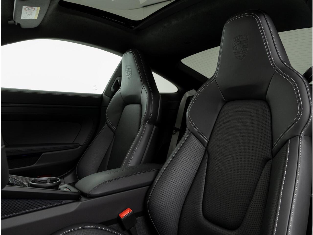 Porsche 911 Carrera 4 GTS