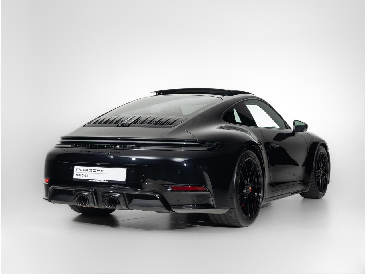 Porsche 911 Carrera 4 GTS